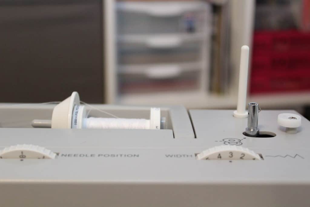 twin needle setup on singer heavy-duty sewing machine