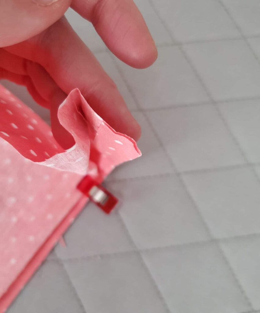 how to fold the fabric