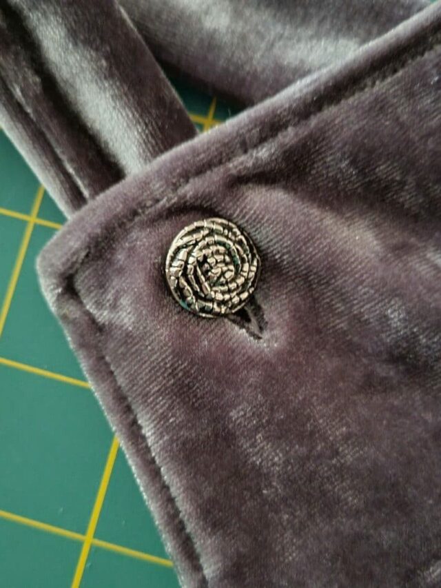 making buttonholes on velvet