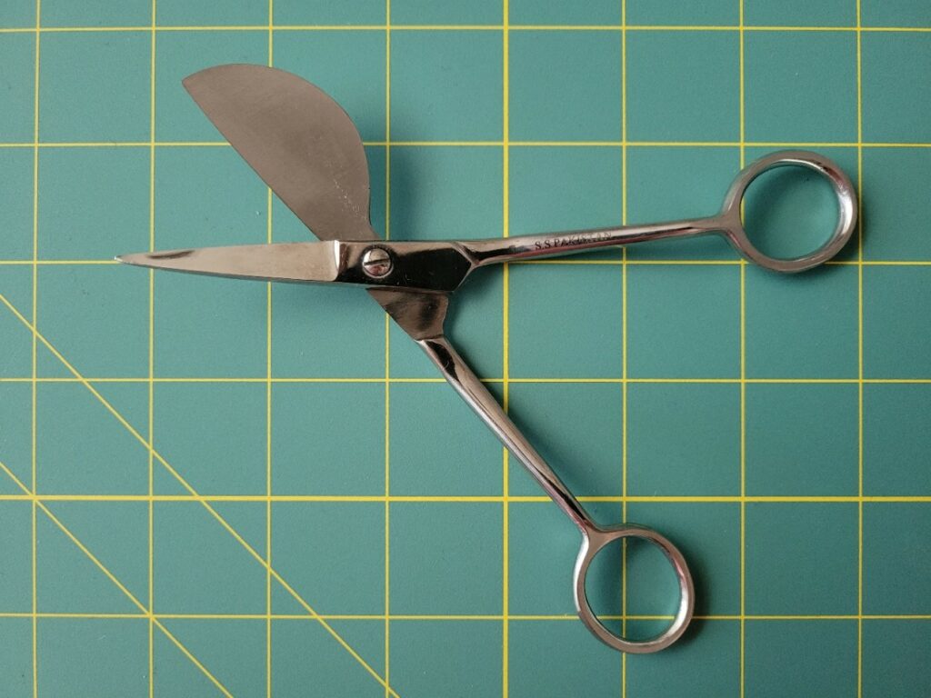 duckbill applique scissors