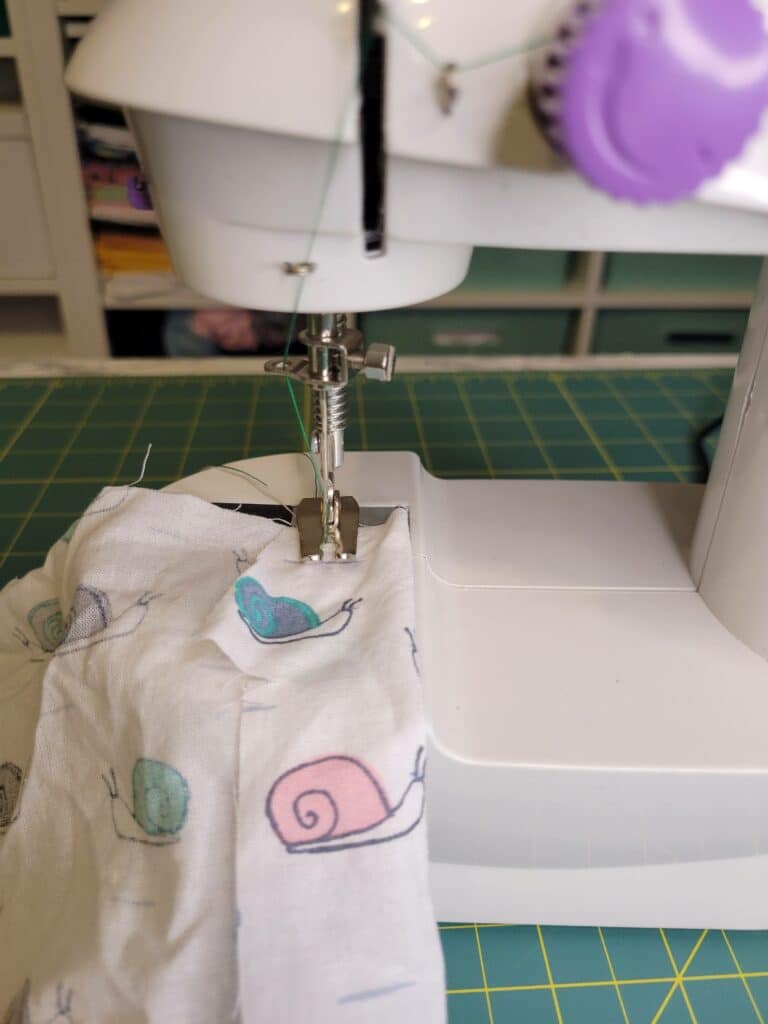 how to sew with mini sewing machine